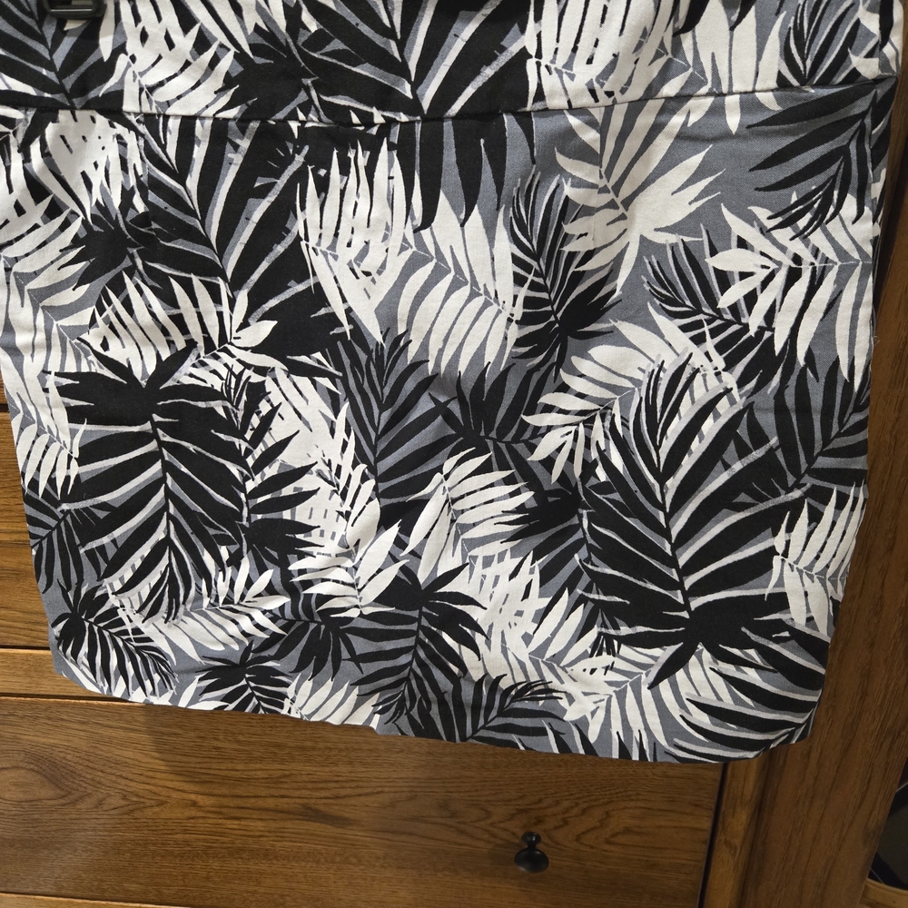 Zac & Rachel Black and White Leaf Print Garment